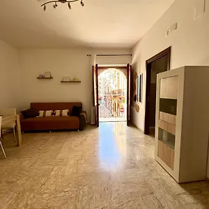 https://appartamento-via-lata.lecce-hotels.com