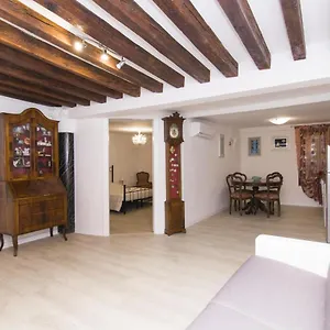 ca-alberto-apartments.hotelinveneto.com/