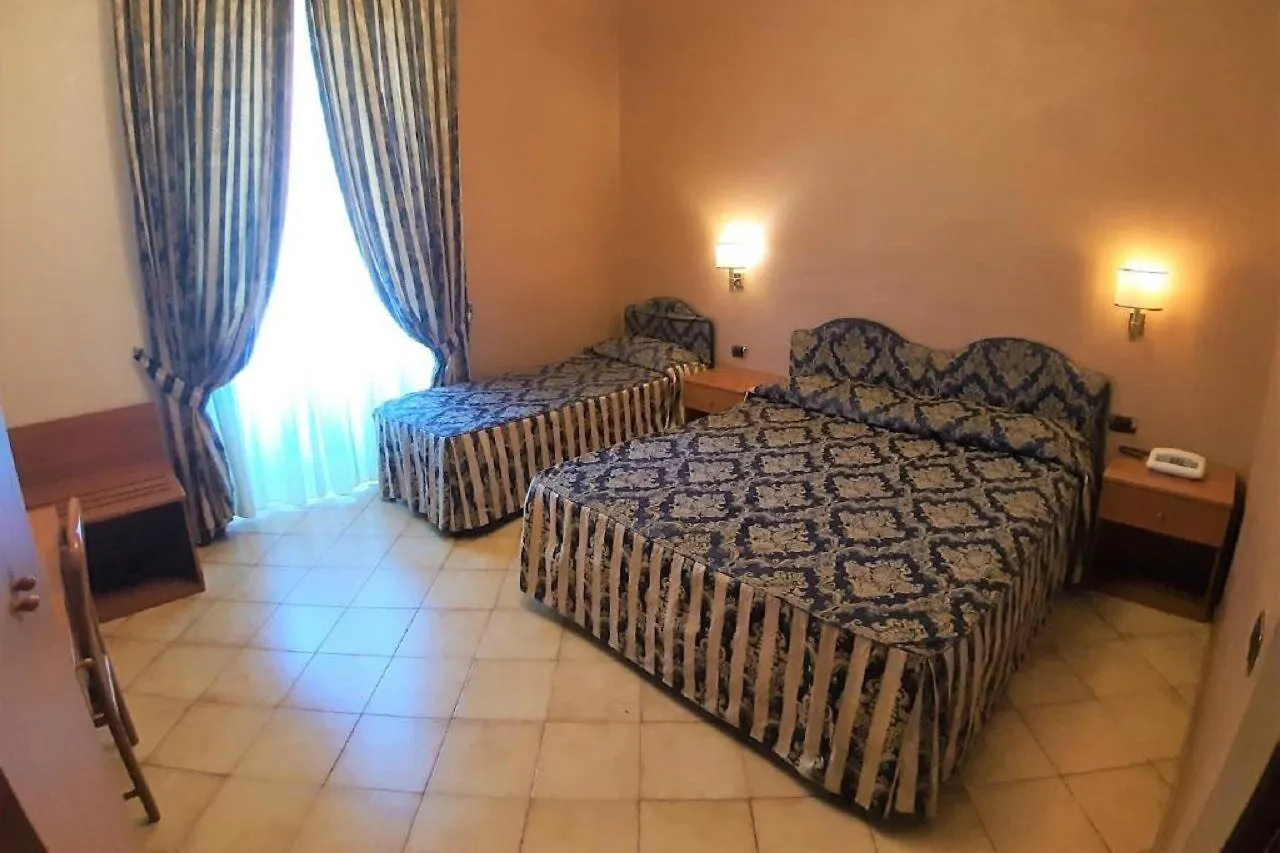 Hotel Mariano Roma 3*,